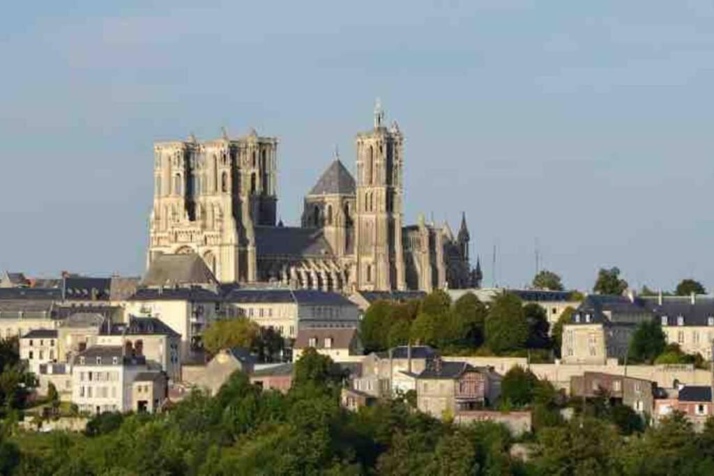 Laon : « Suite Privee Au Pied De La Cathedrale » מראה חיצוני תמונה
