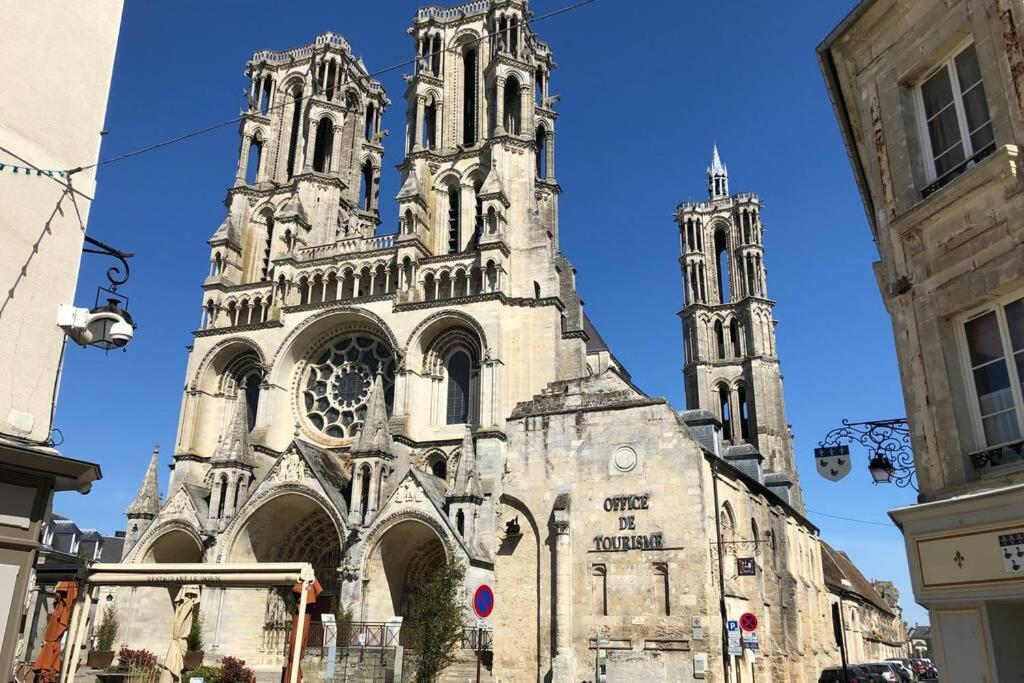 Laon : « Suite Privee Au Pied De La Cathedrale » מראה חיצוני תמונה
