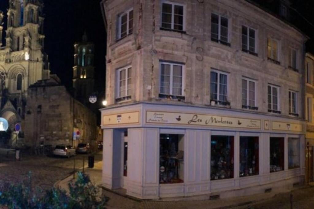 Laon : « Suite Privee Au Pied De La Cathedrale » מראה חיצוני תמונה